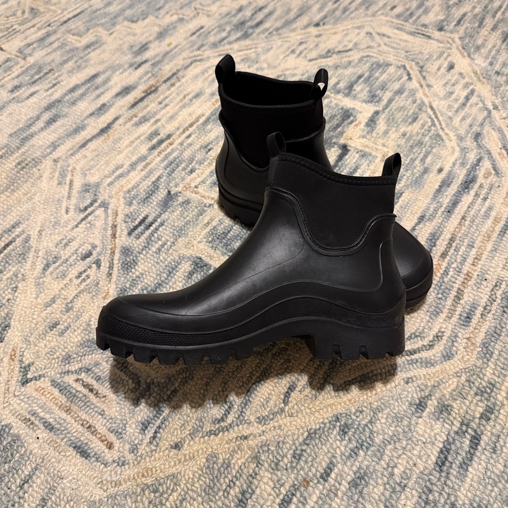 Women's Mona Rain Boots - Universal Thread Black Sz 8 Waterproof Ankle Pull-up - Picture 4 of 9